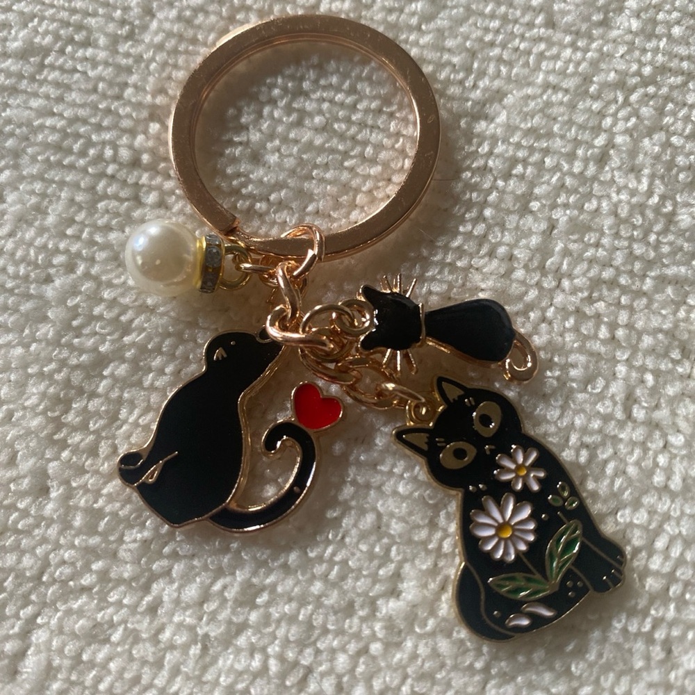 Cute Black Cat Keychain with Floral Charm and Pearl Accent